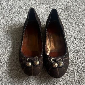 Isabella Fiore | Brown Flats with Gold Details